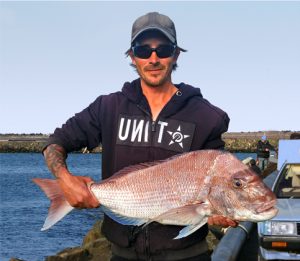 Michael Loats with a 6.5 kg snapper from the Lee Beakwater (Picture: Bob McPherson).