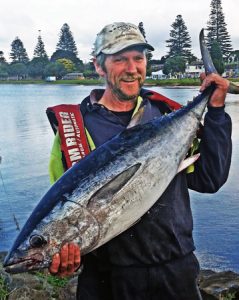 Tony Thurgood with his tuna (Bob McPherson)